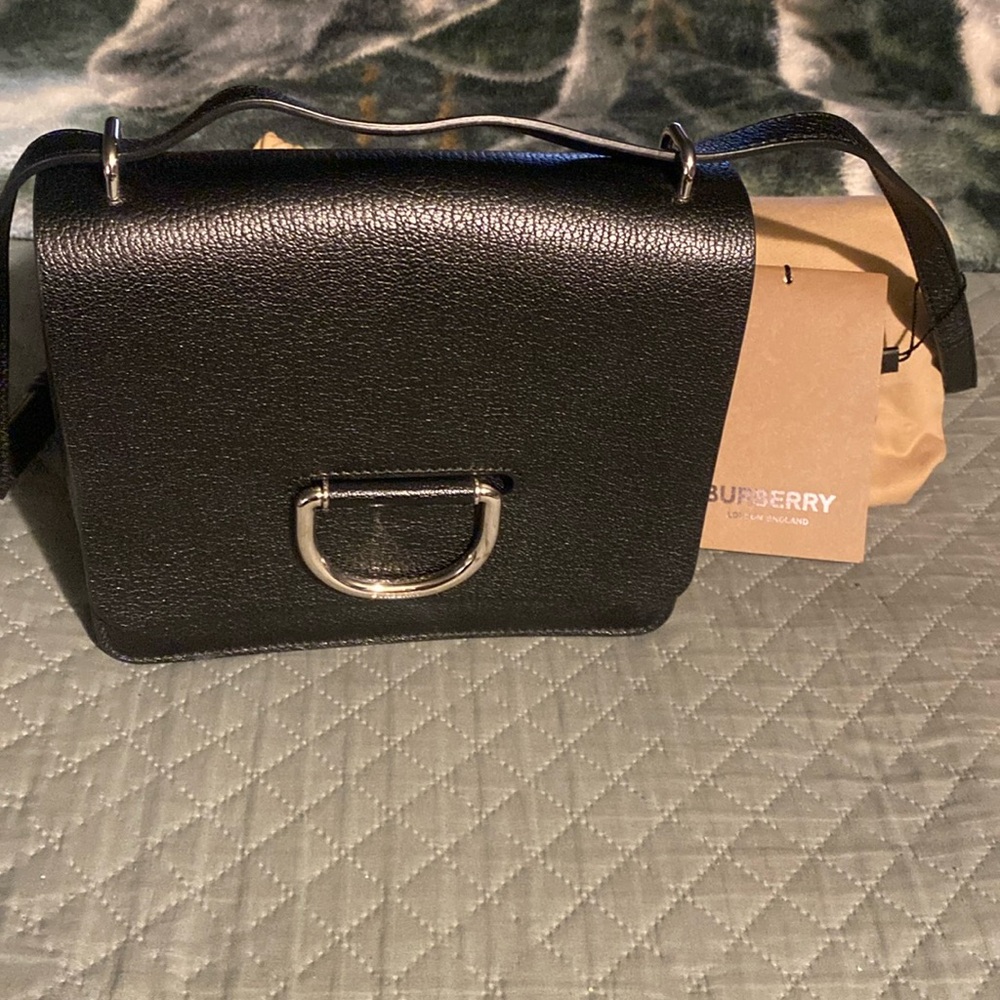 Burberry NEW shoulder bag with tag